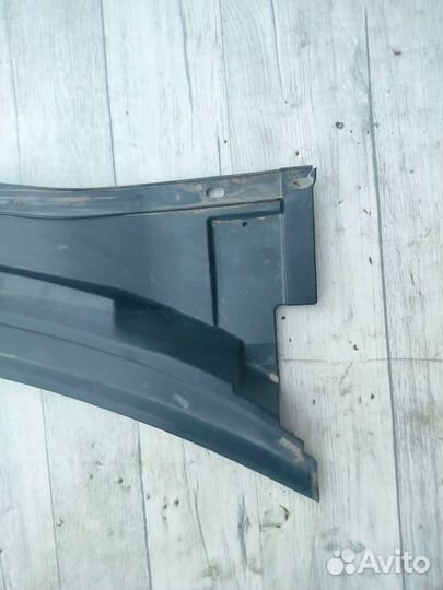 Жабо Mitsubishi Outlander, I 2004