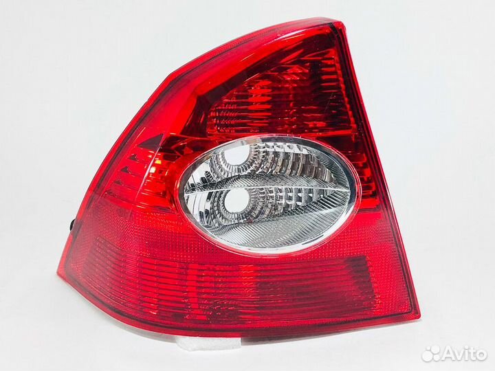 Фонарь левый задний в крыло Ford Focus 2