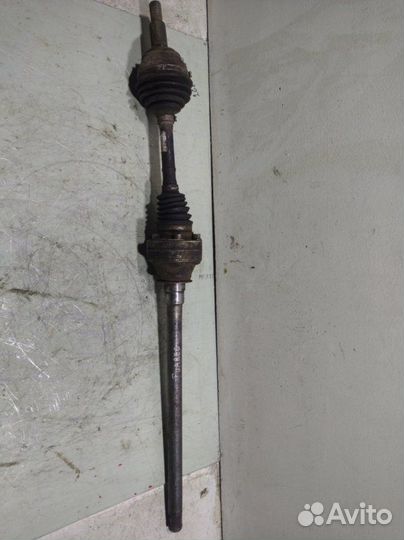 Привод правый передний Volkswagen Touareg