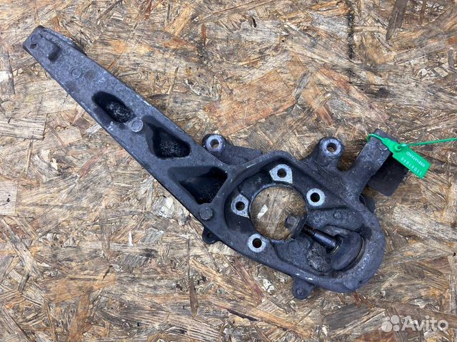 Кулак передний правый Jaguar XF X250 CC9 2010