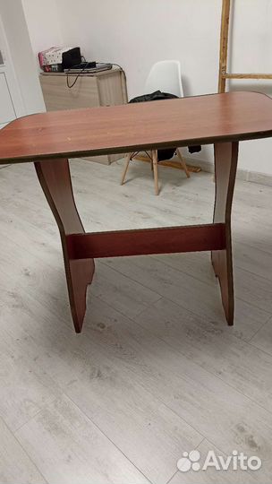 Кухонный стол