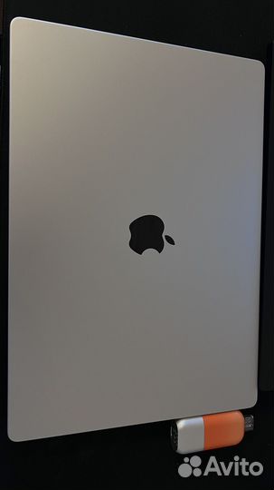 Macbook pro 16 m2 pro 16 / 512