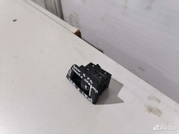 Кнопка стеклоподъемника правая Bmw 5-Series F10 До