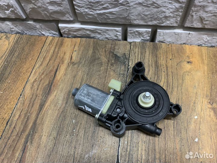 Skoda Kodiaq Моторчик стеклоподъемника