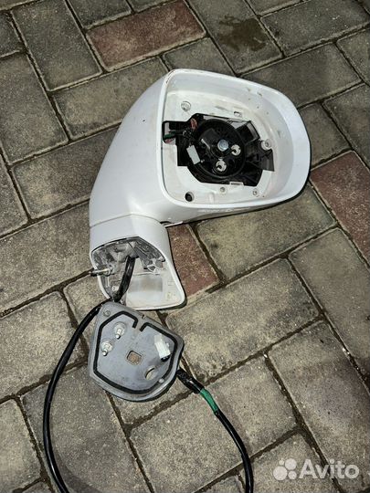 Зеркало заднего вида