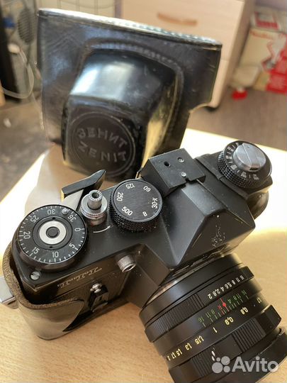 Фотоапарат Зенит, объектив, светофильтры, штатив