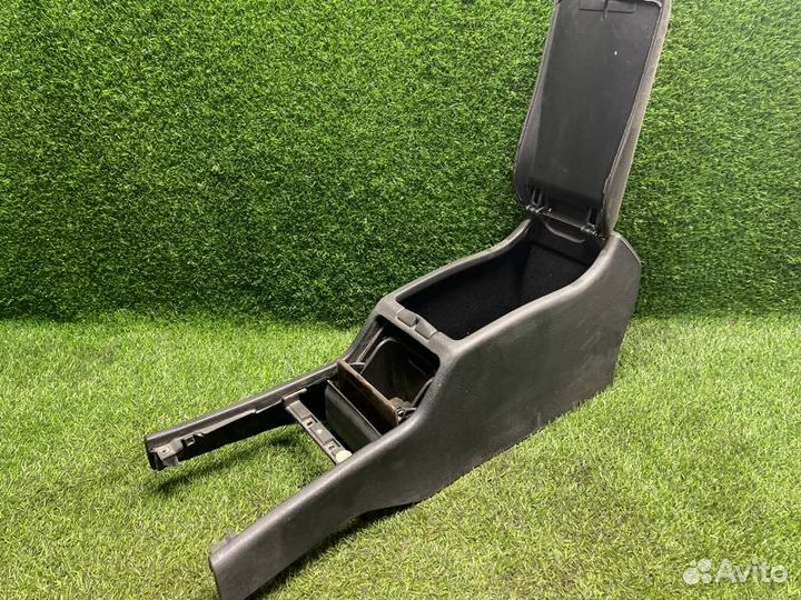 Консоль между сидений Mercedes-Benz E-Класс W210