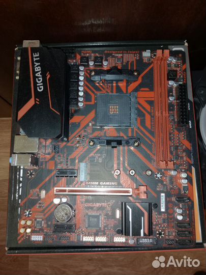 Материнская плата gigabyte B450M Gaming