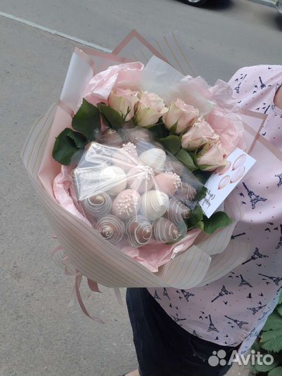 Клубника в шоколаде букет