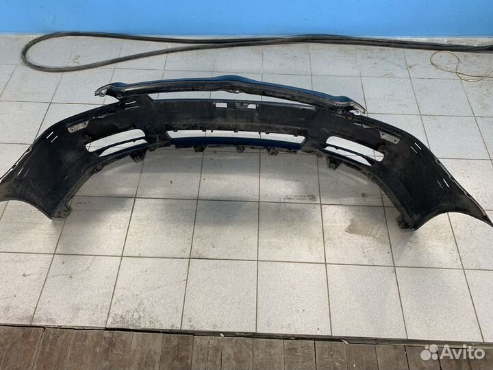 Бампер передний Toyota Avensis