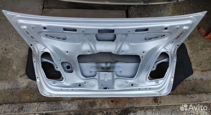 Крышка багажника Honda Civic 4D 8 дорестайл