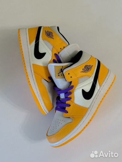 Кеды Nike Air Jordan 1 Mid Lakers Gold унисекс