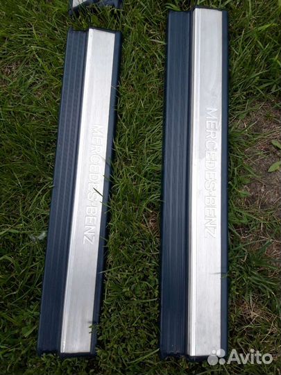 Накладки на пороги Mercedes W140