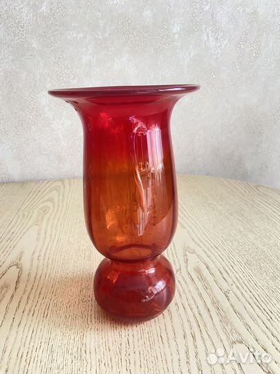 Ваза рубиновое стекло З-д Красный май. СССР. 60г