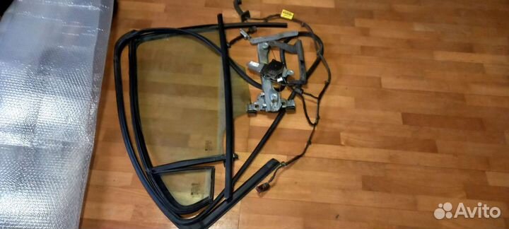 Шевроле Авео Т300 заднее правое стекло седан