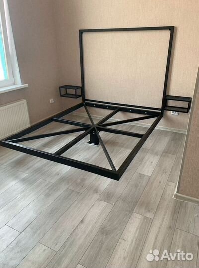 Двуспальная кровать лофт металлическая