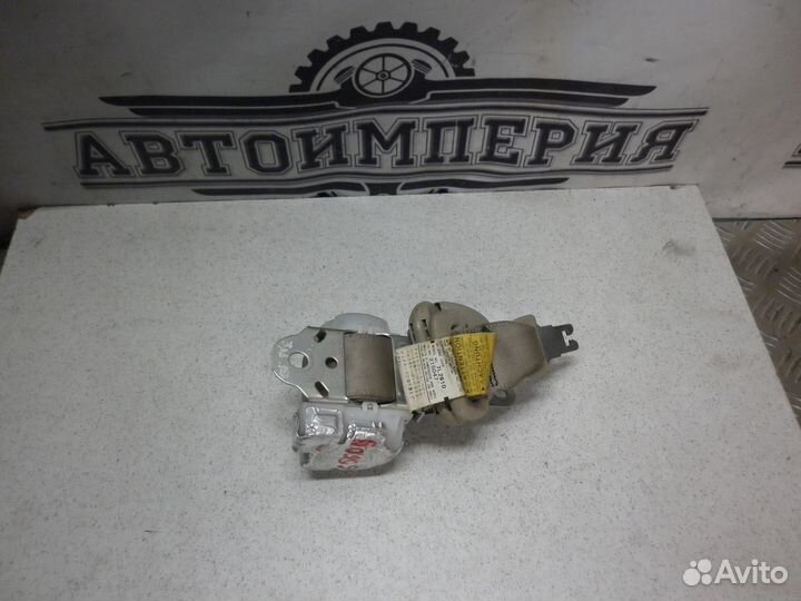 Ремень безопасности задний Toyota Highlander 1