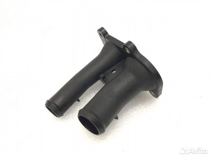 Фланец системы охлаждения Ford Focus 1.6L duratec