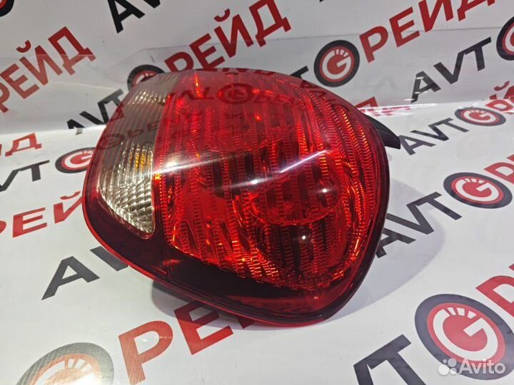 Фонарь правый Nissan Bluebird Sylphy QG10 QG18DE