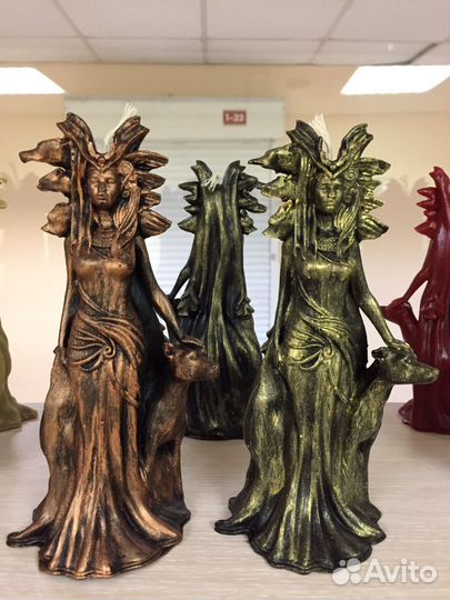 Свеча восковая Геката