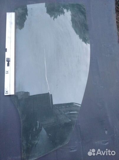 Стекло боковой двери