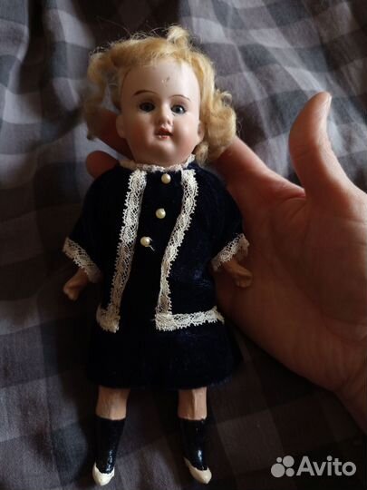 Антикварная кукла
