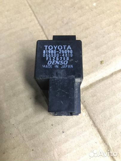Реле поворота Toyota Dyna LY61 3L 2000