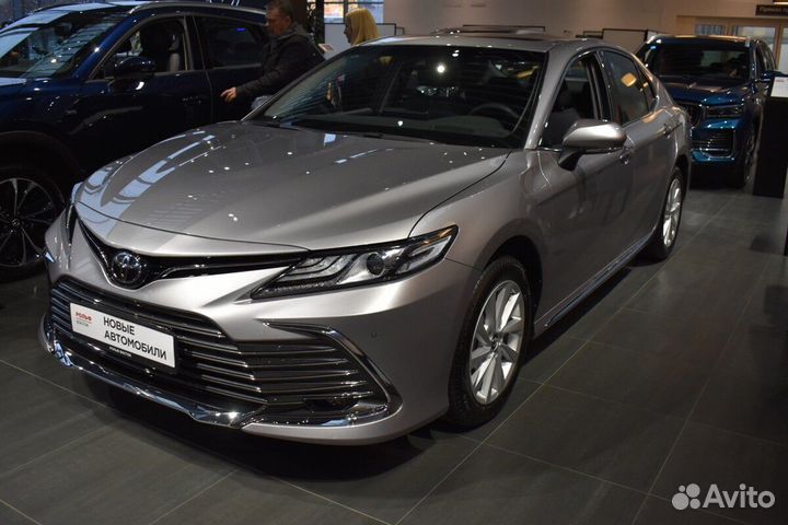 Toyota Camry 2.0 CVT, 2023