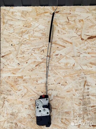 Замок двери правый задний LADA kalina