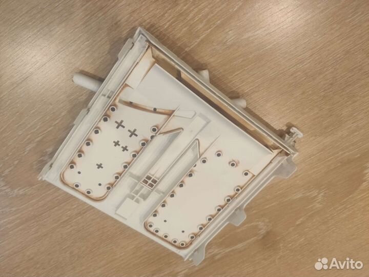 Верхняя часть диспенсера Bosch Maxx