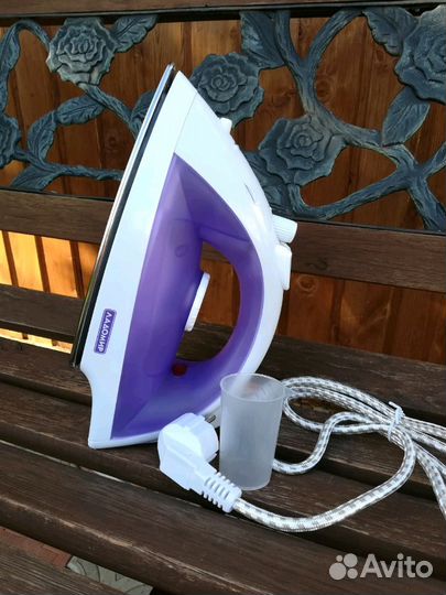 Утюг новый