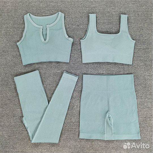 Костюм женский спортивный