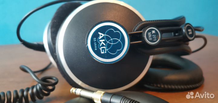 Студийные наушники AKG K 271 MK II