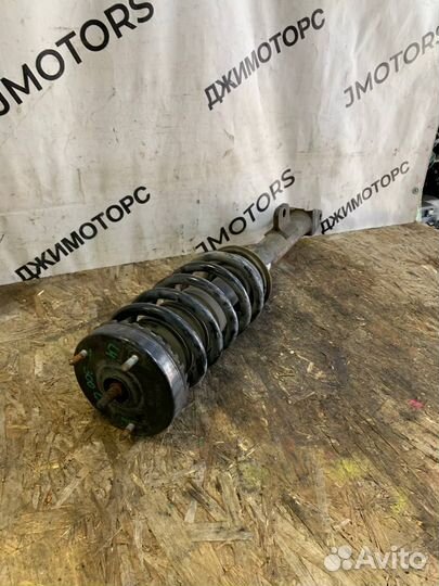 Передняя левая стойка амортизатора Chrysler 300C