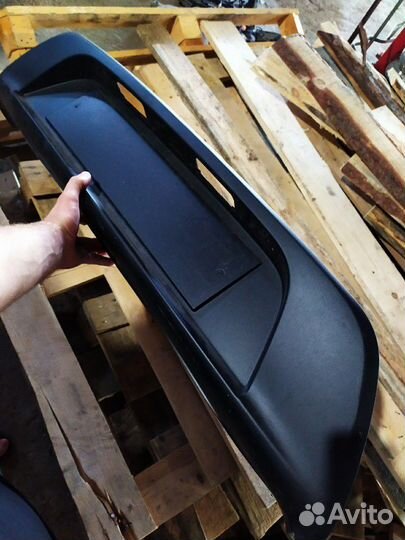 Подномерник заднего бампера Киа Рио 4