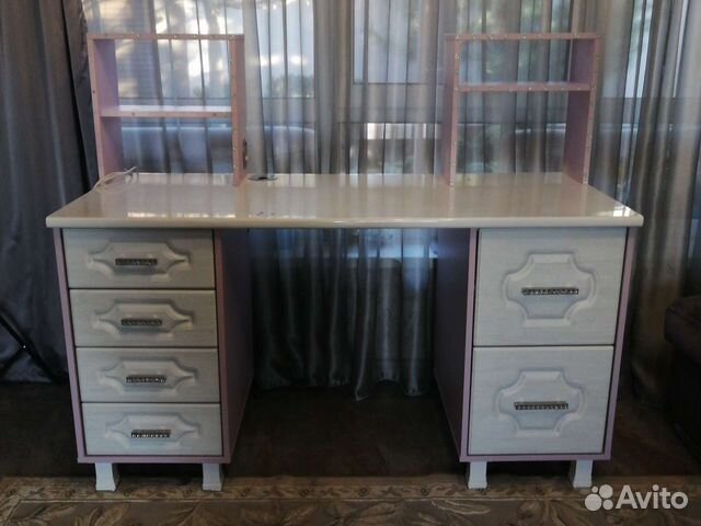 Письменный стол