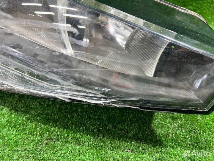 Фара светодиодная передняя правая Skoda Rapid 2