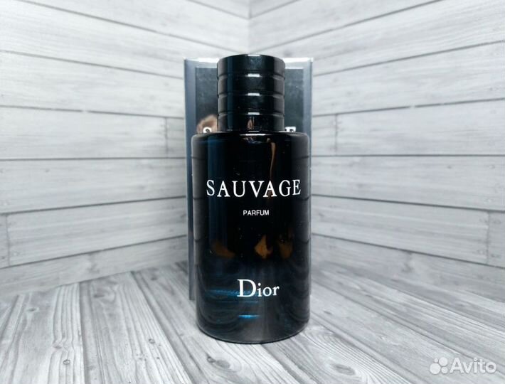 Мужские духи DiorSauvage LUX