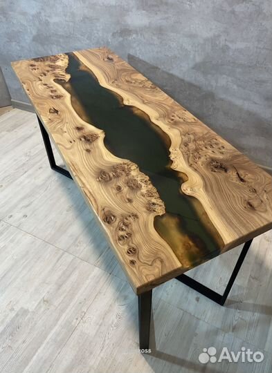 Стол из Эпоксидки и дерева с завода