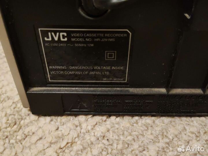 Видеомагнитофон jvc