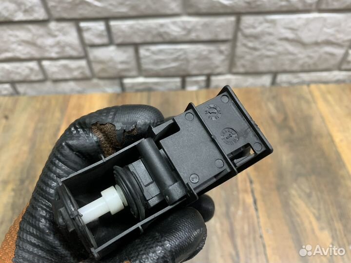 Ford EcoSport Активатор замка крышки бензобака