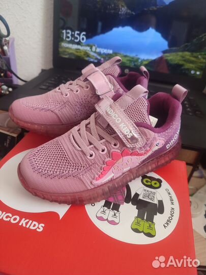 Кроссовки для девочки 31 размер новые