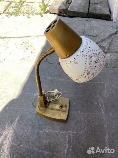 Лампа настольная