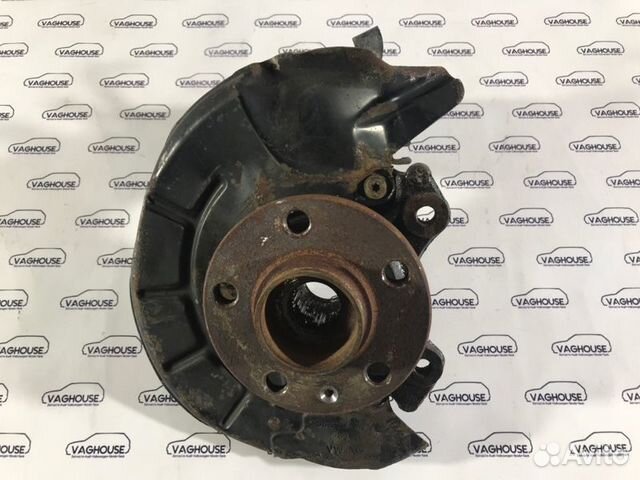 Кулак поворотный правый Skoda Fabia хэтчбек 1.2