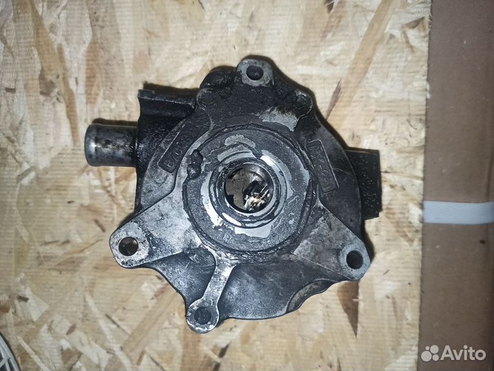 Вакуумный насос Pajero Sport 1