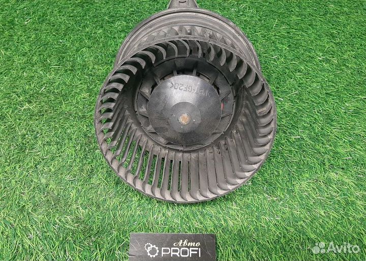 В наличии: Моторчик отопителя для Ford Focus 1