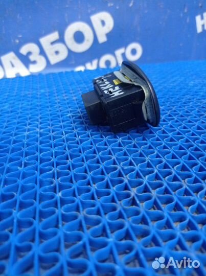 Кнопка открывания багажника Daewoo Nexia седан