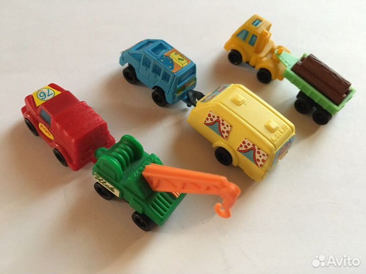 Коллекция игрушек Киндер Сюрприз 1990-е