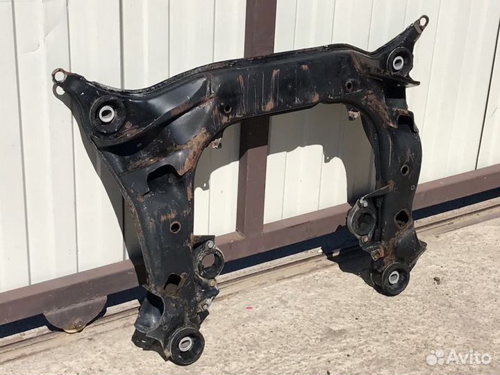 Подрамник передний Volkswagen Passat B5 3B2 2000