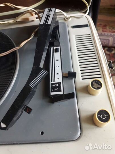 Проигрователь Юность